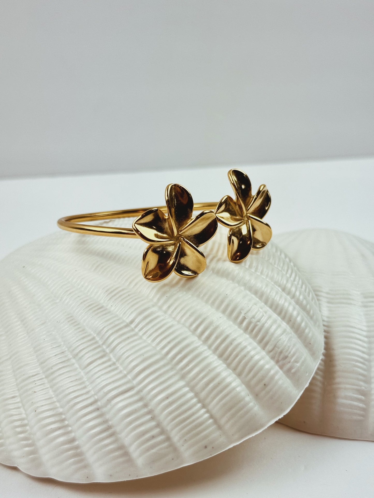 Flor Dorada - Cuff Bracelet