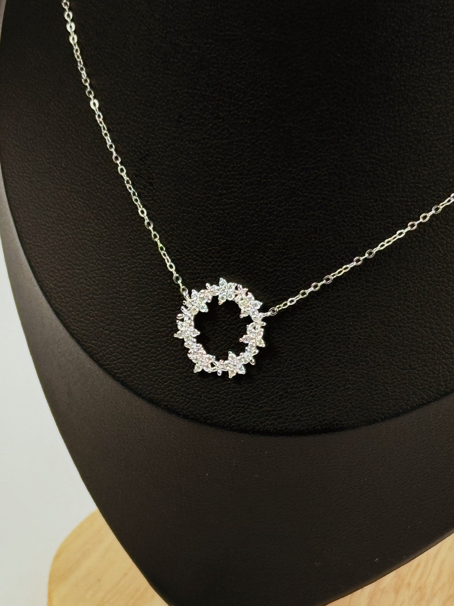 Eterna Flor Necklace