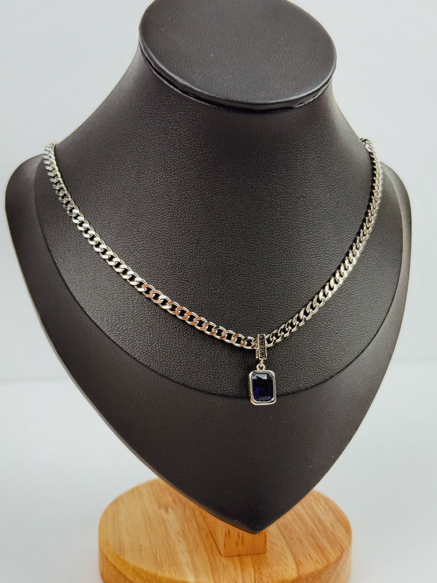 Laura Necklace