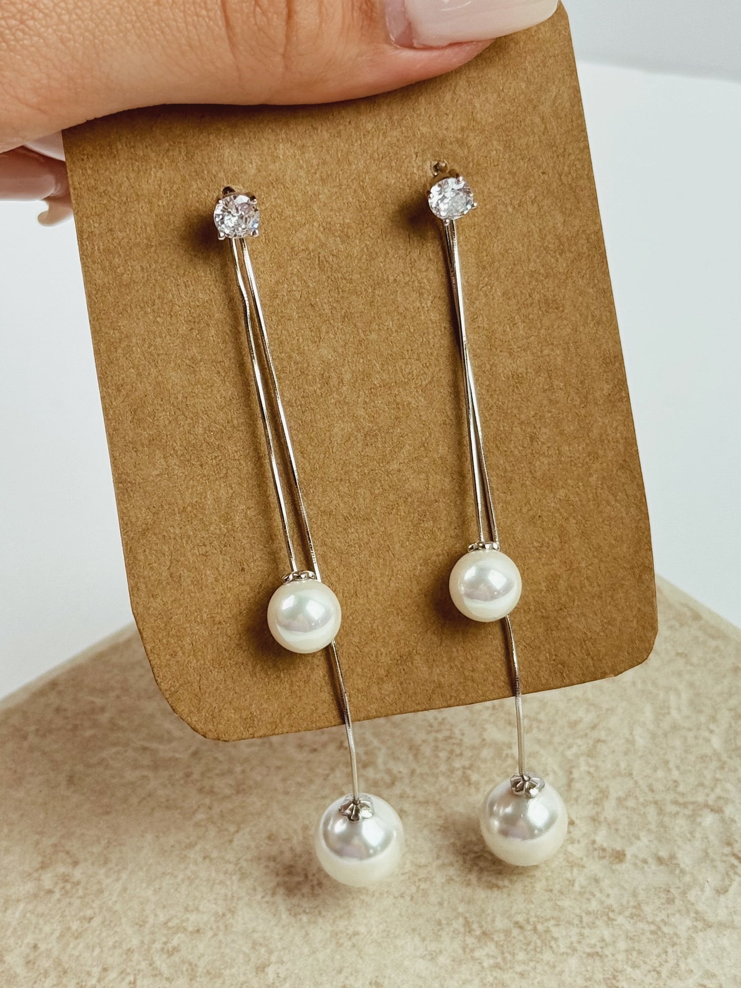 Mira Pearl Earrings
