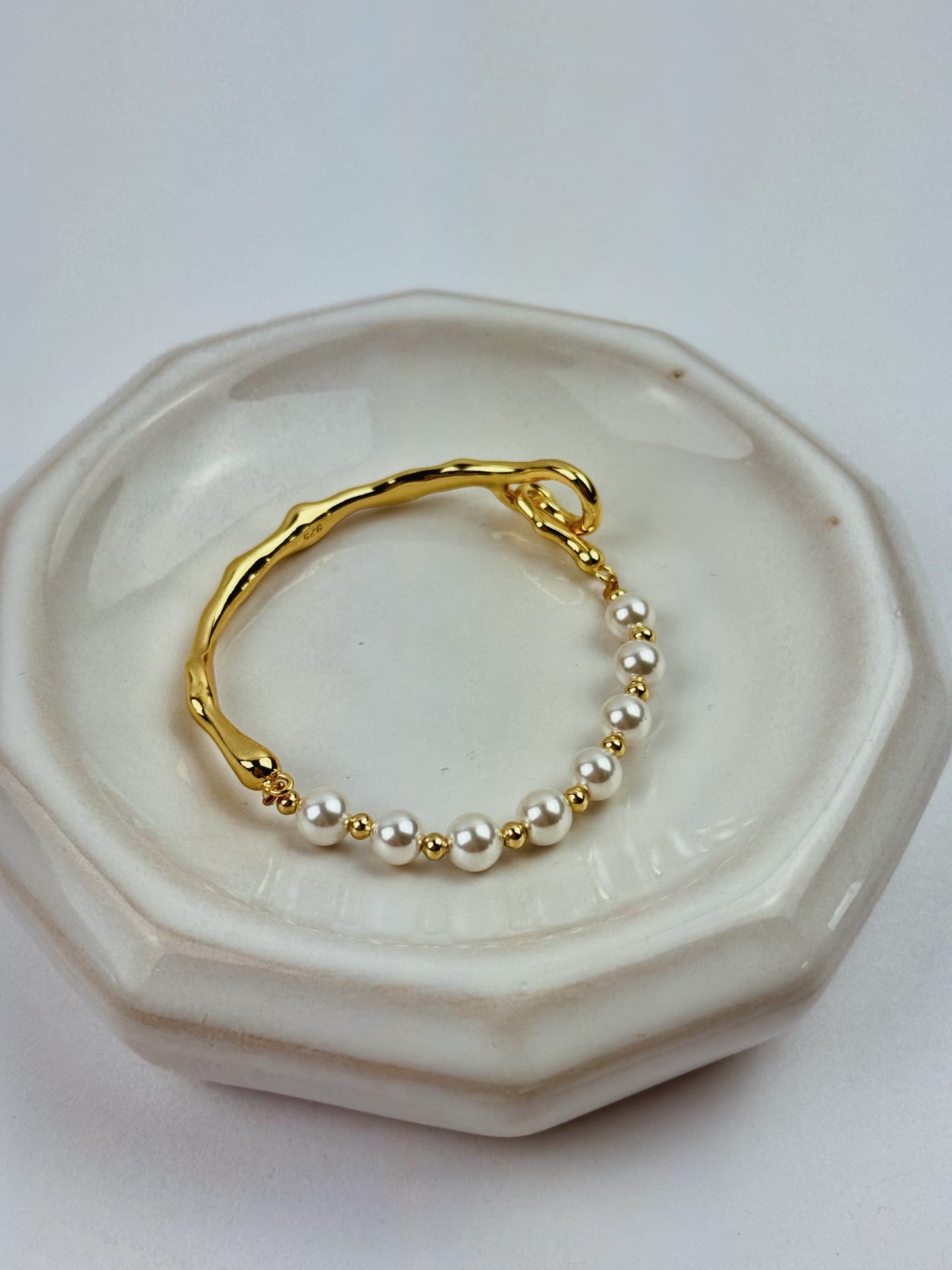Essence Pearl Bracelet