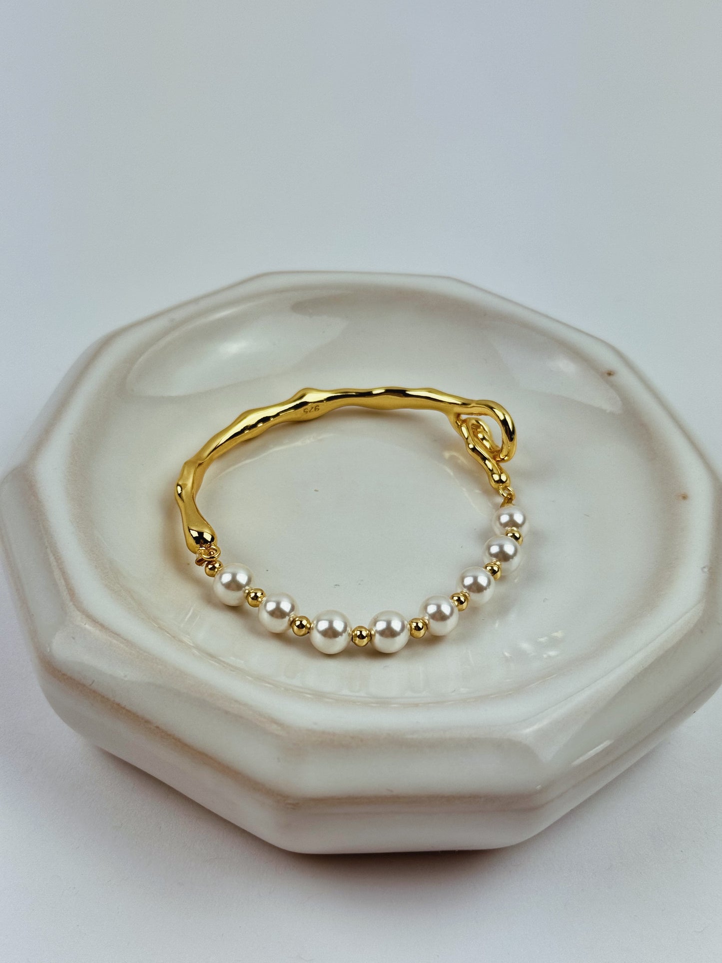Essence Pearl Bracelet