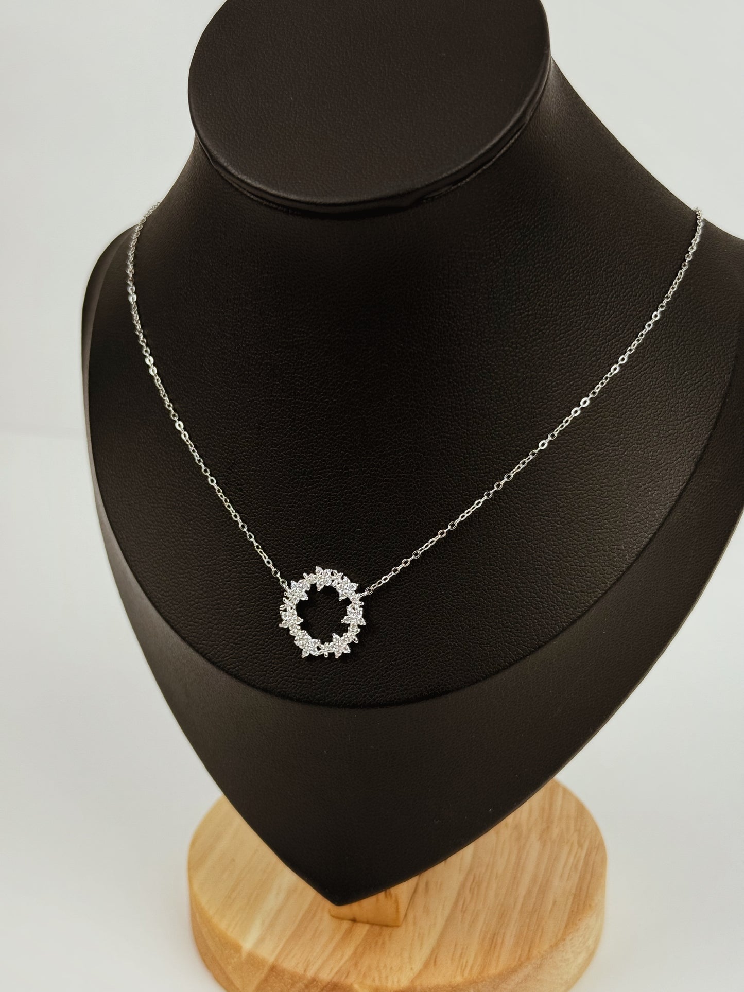 Eterna Flor Necklace