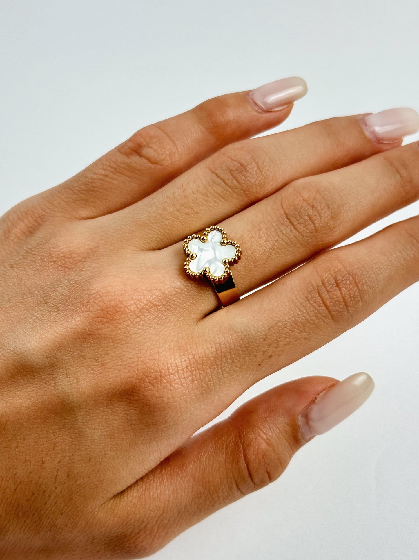 Clover Ring