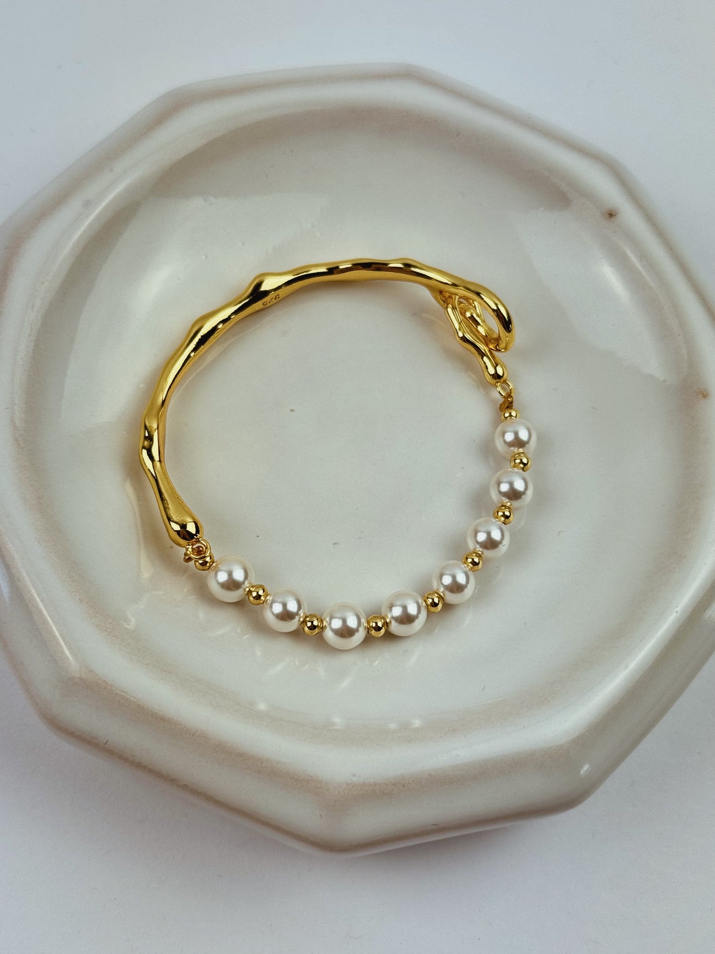 Essence Pearl Bracelet