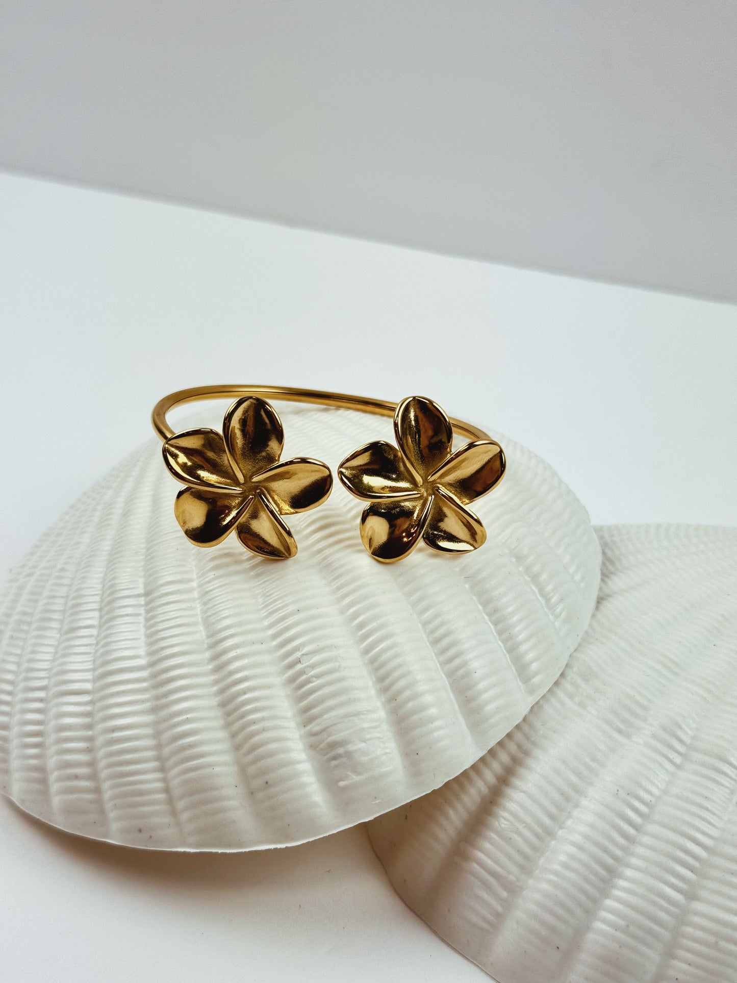 Flor Dorada - Cuff Bracelet