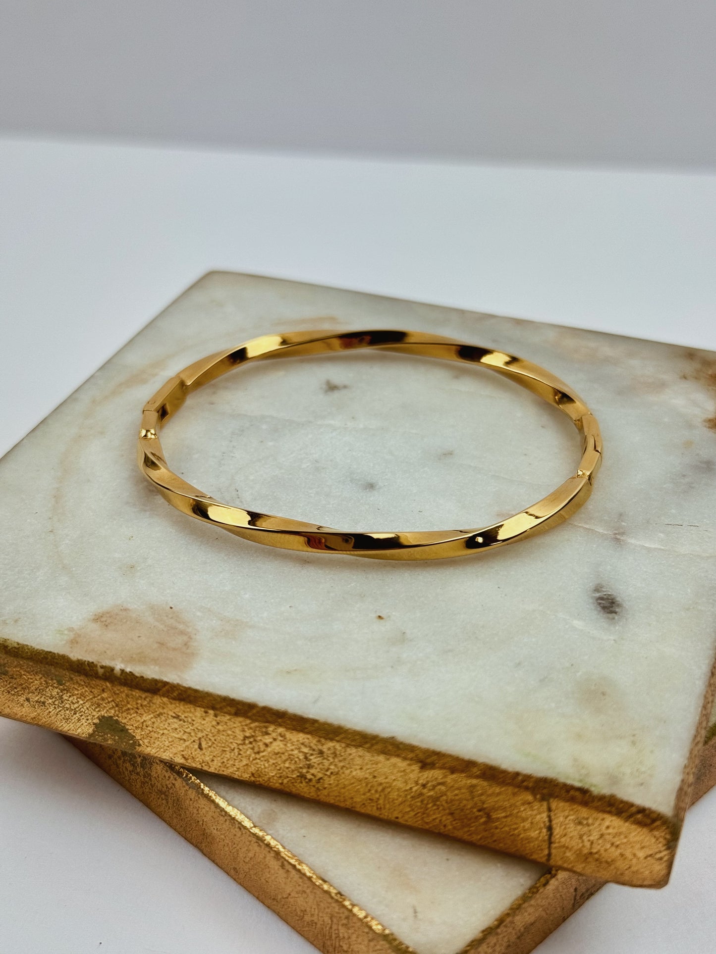 Clelia Bangle