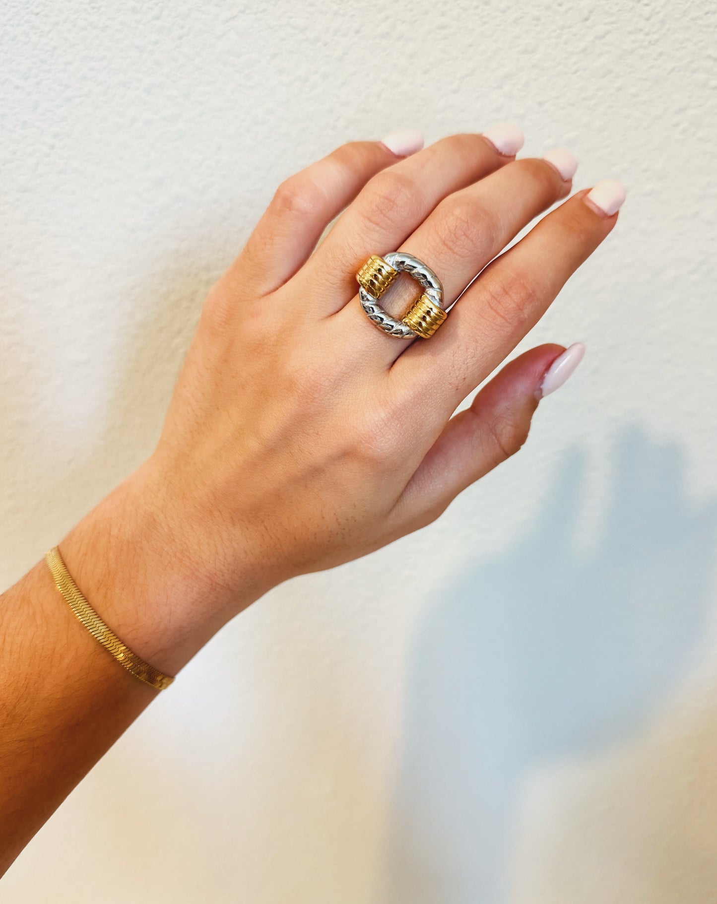 Avenly Ring