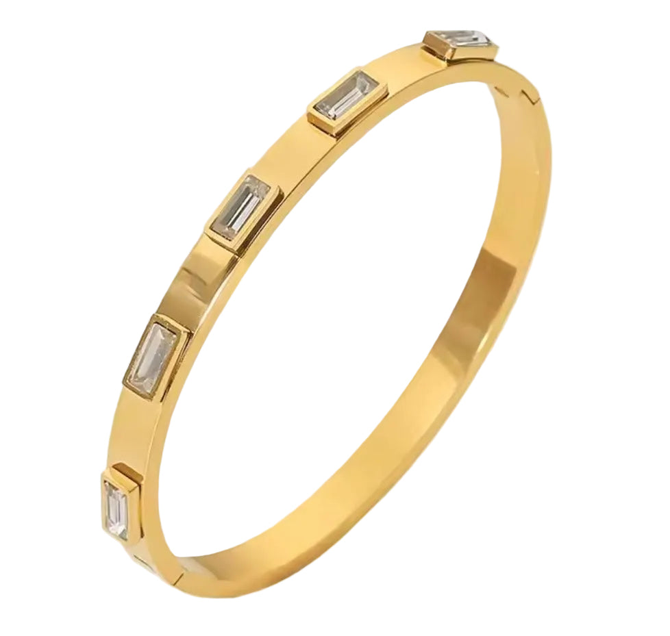 Stella Bangle