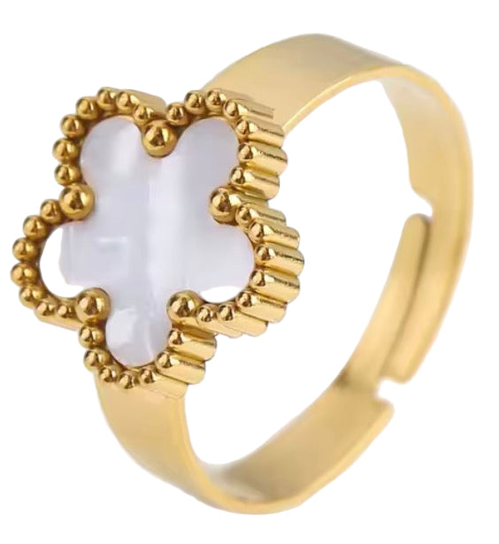 Clover Ring